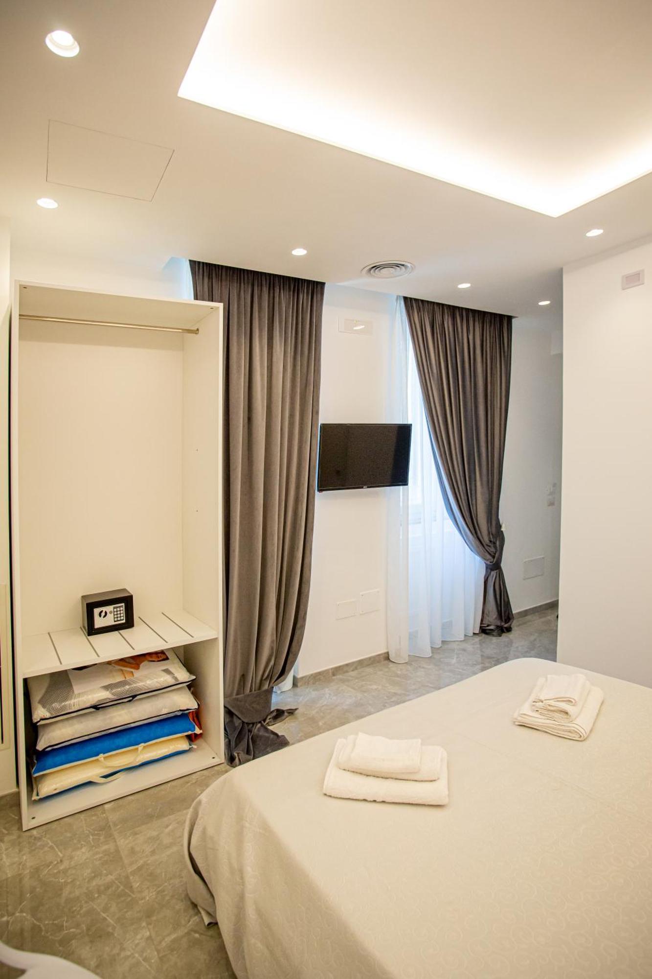 Forever Luxury Rooms Кастелламмаре-ди-Стабия Экстерьер фото